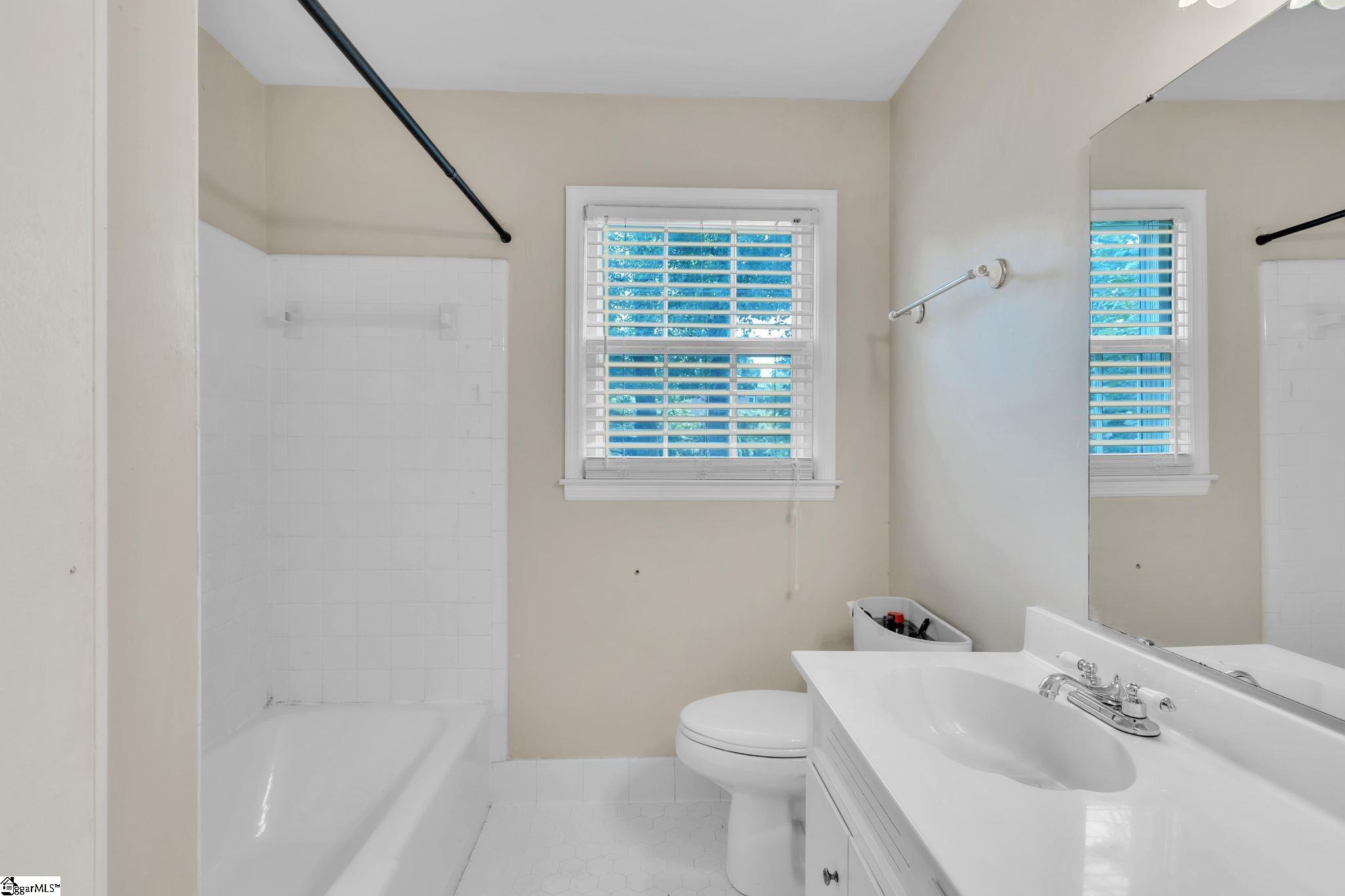 815 Edwards Road, Unit 18 Greenville, SC 29615 - Photo 20 of 28