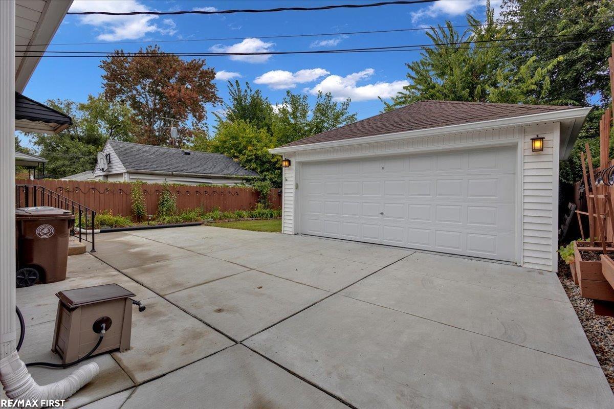 1794 Bournemouth Road Grosse Pointe Woods, MI 48236 - Photo 5 of 32