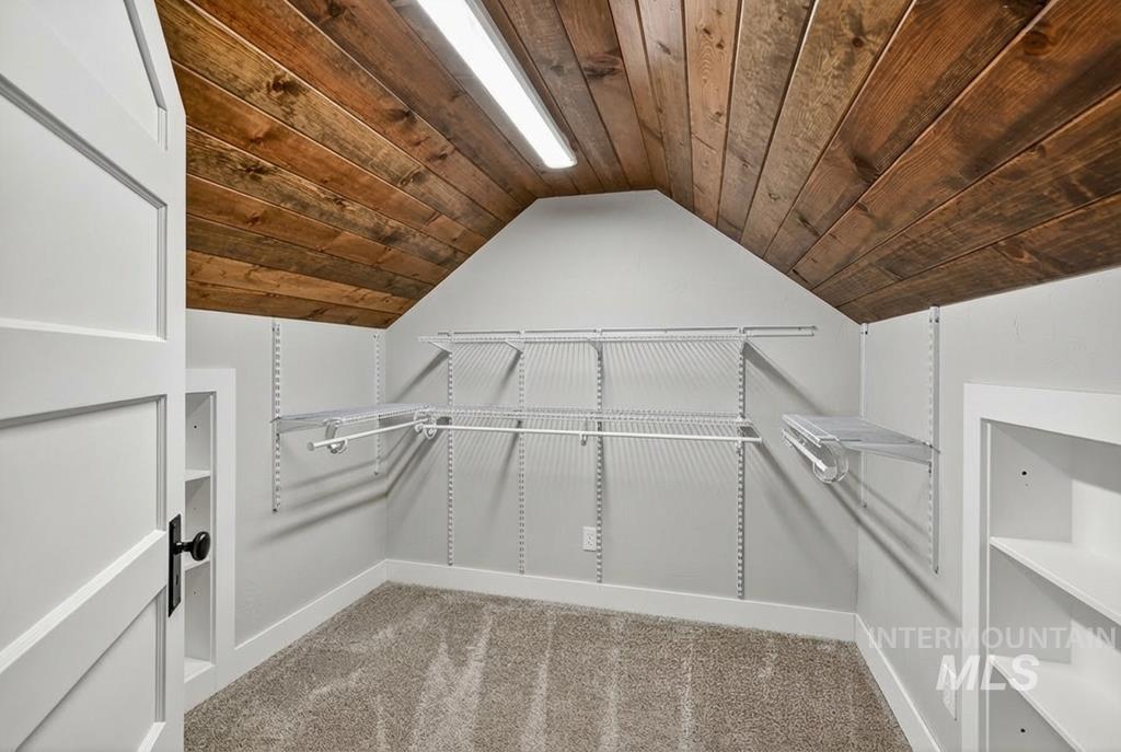 2651 Fruitvale Glendale Road Council, ID 83612 - Photo 13 of 25 Walk in closet featuring light carpet