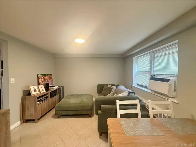 $2,400 | 470 East Broadway, Unit A11, Long Beach, NY 11561