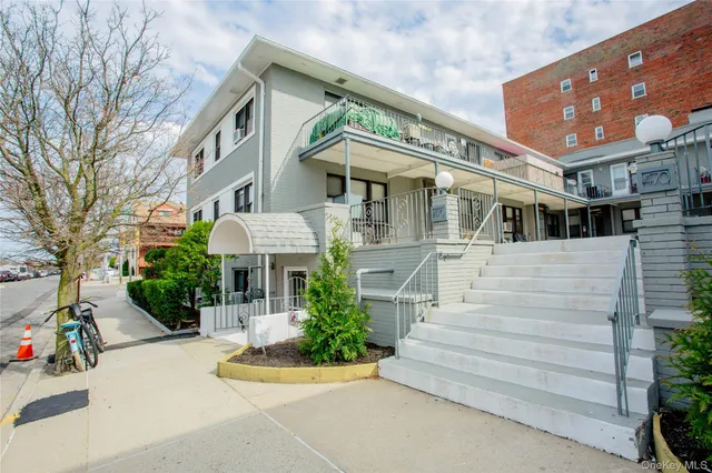 $2,400 | 470 East Broadway, Unit A11, Long Beach, NY 11561