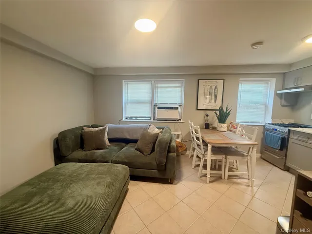 $2,400 | 470 East Broadway, Unit A11, Long Beach, NY 11561