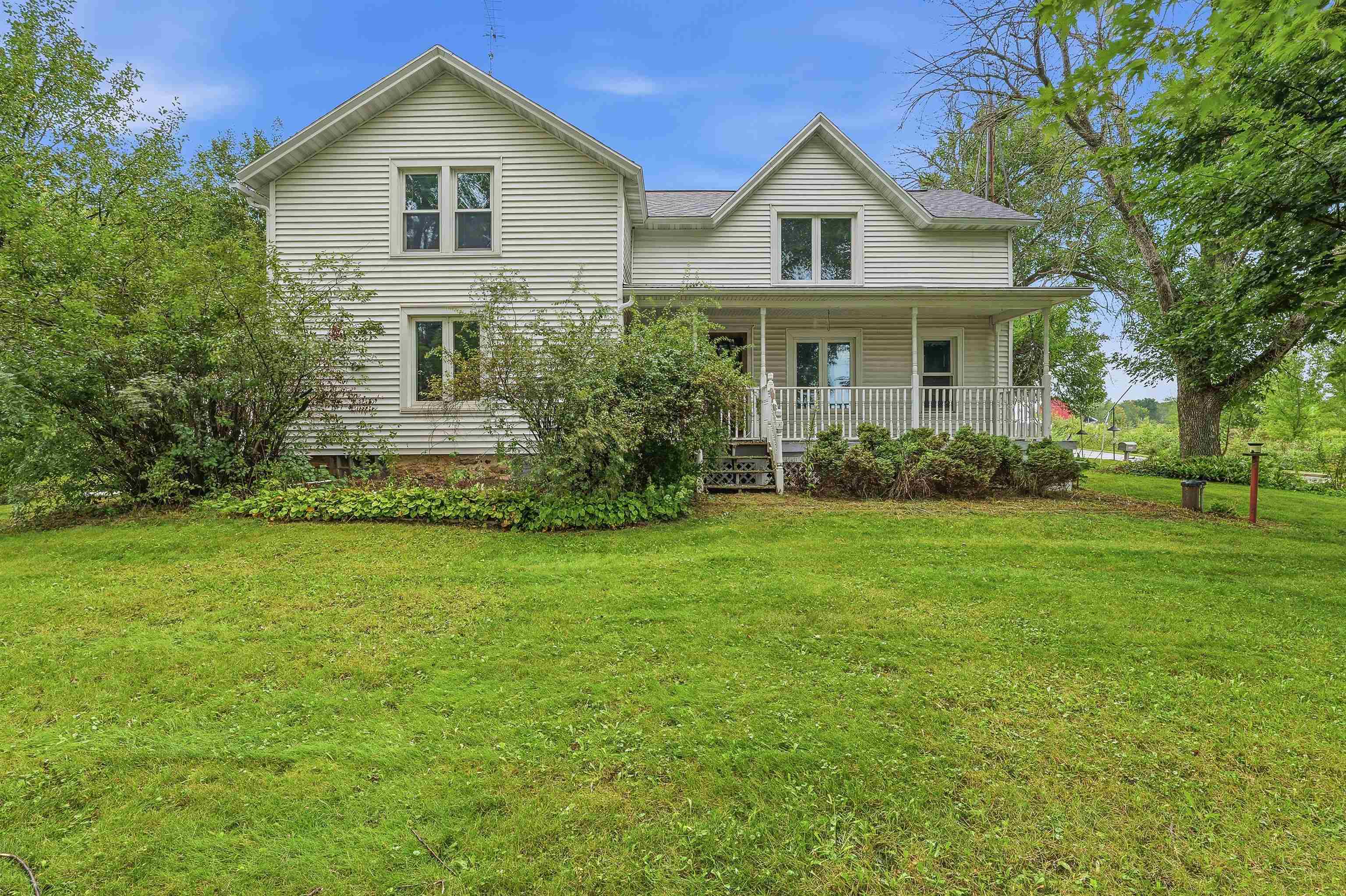 N1911 Hilltop Road Markesan, WI 53946 - Photo 3 of 45 Gallery Image 3