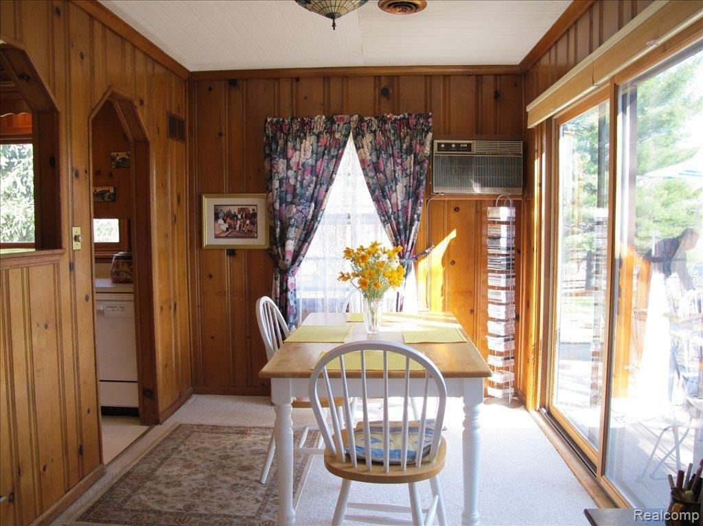3912 Ponchartrain Pinckney, MI 48169 - Photo 11 of 25 Dining Room 1
