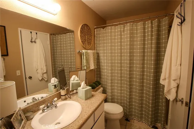 a view of entryway and workspace