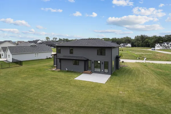 $734,900 | 383 Madison Drive, Bettendorf, IA 52722