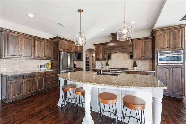 $789,900 | 2809 Northwest Audubon Lane, Lee's Summit, MO 64081