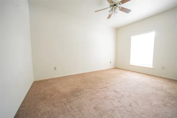 $2,195 | 13927 Lynnwood Lane, Sugar Land, TX 77498
