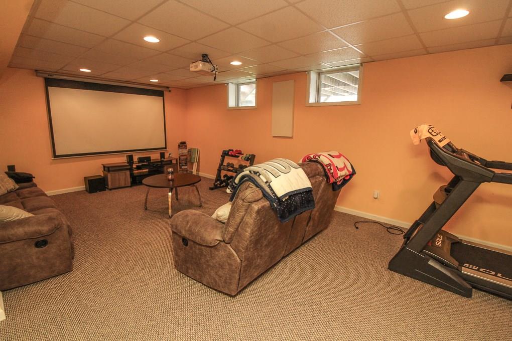 1019 Rural Ridge Drive Cheswick, PA 15024 - Photo 19 of 25 Entertainment / theater area