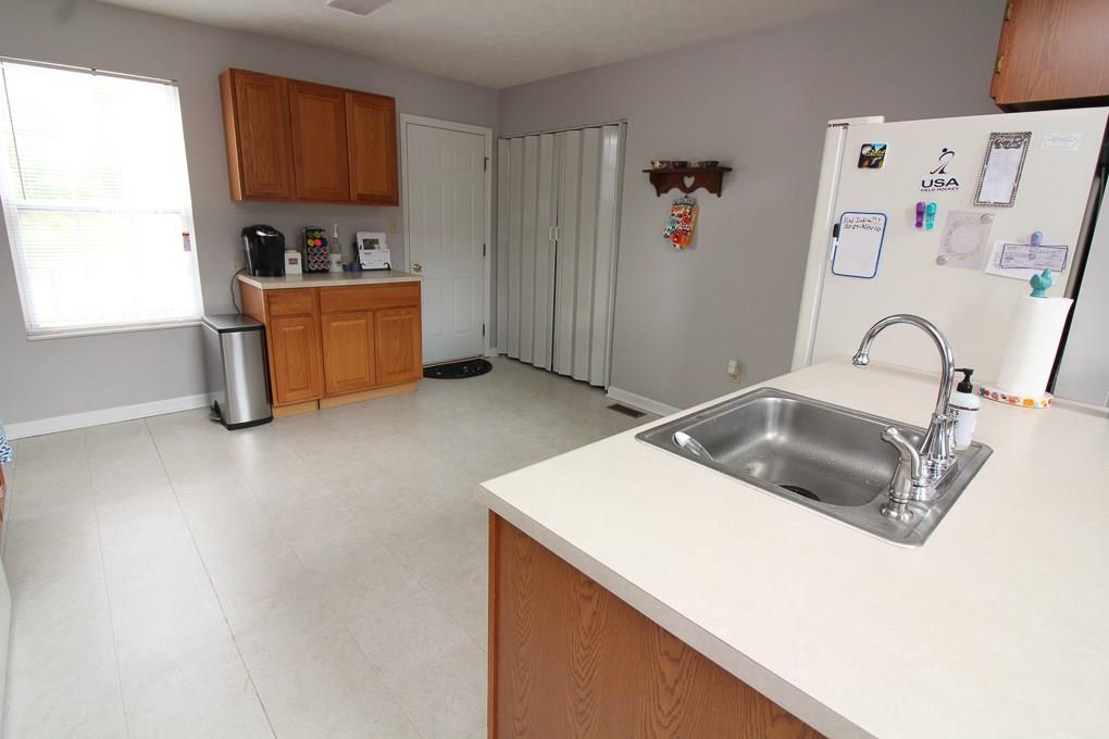 1019 Rural Ridge Drive Cheswick, PA 15024 - Photo 7 of 25 Kitchen - with laundry area