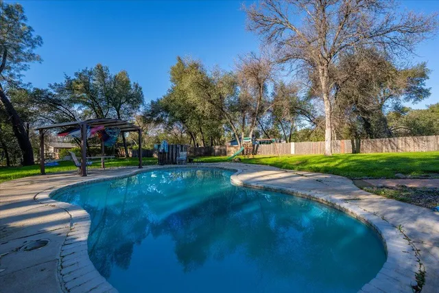 a view of yard with tree s