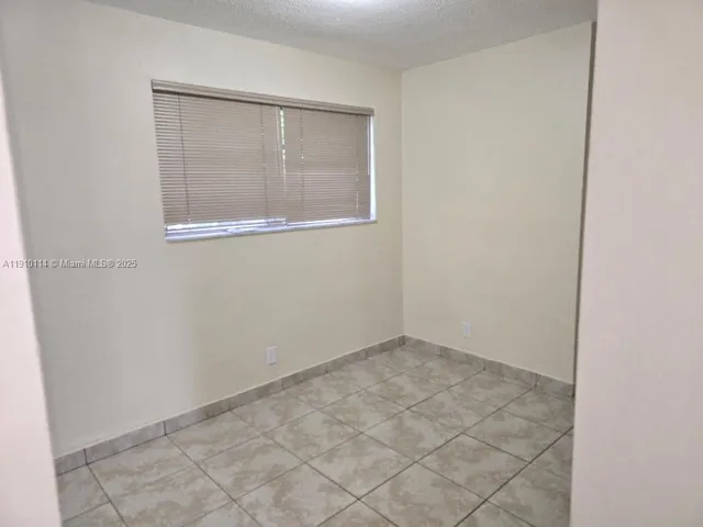 $1,975 | 305 North 61st Avenue, Unit 1, Hollywood, FL 33024