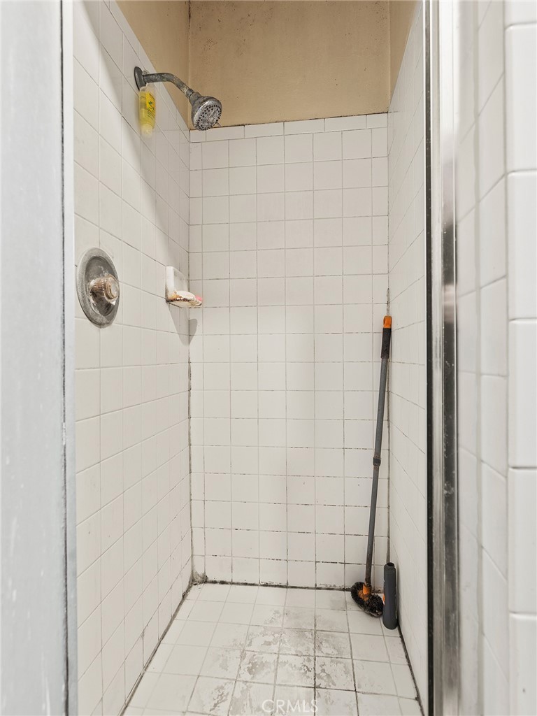 441 Dartmouth Road Burbank, CA 91504 - Photo 23 of 46