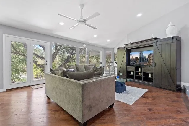 $1,100,000 | 13204 Onion Creek Drive, Manchaca, TX 78652