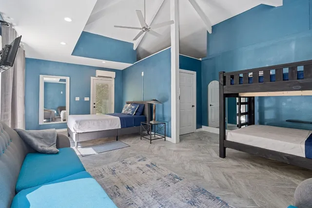 $1,100,000 | 13204 Onion Creek Drive, Manchaca, TX 78652