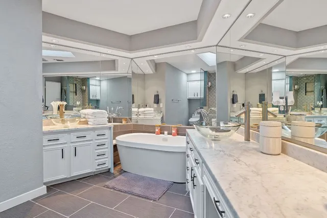 $1,100,000 | 13204 Onion Creek Drive, Manchaca, TX 78652