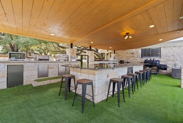 $1,100,000 | 13204 Onion Creek Drive, Manchaca, TX 78652