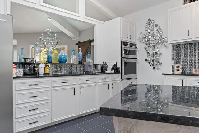 $1,100,000 | 13204 Onion Creek Drive, Manchaca, TX 78652