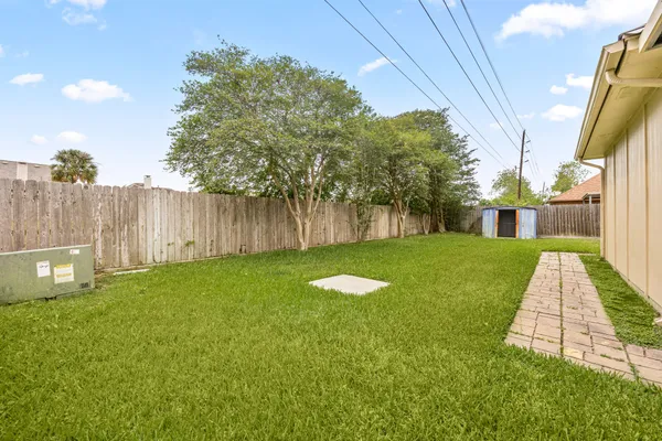 $2,100 | 10215 Hedge Way Drive, Houston, TX 77065