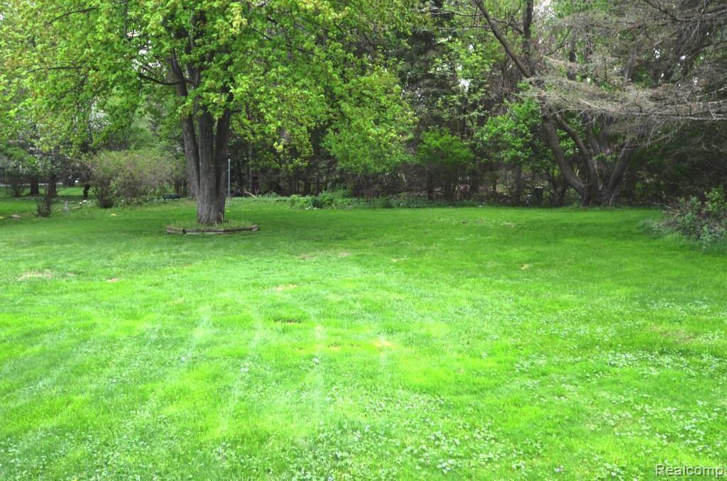 1172 Whispering Knoll Lane Rochester Hills, MI 48306 - Photo 33 of 39