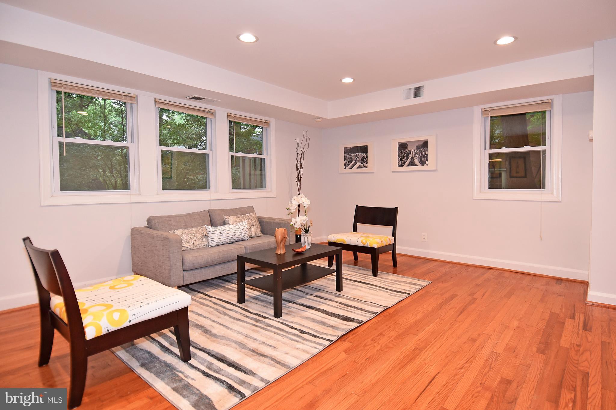 8522 Geren Road, Unit 184 Silver Spring, MD 20901 - Photo 3 of 24 Living Room