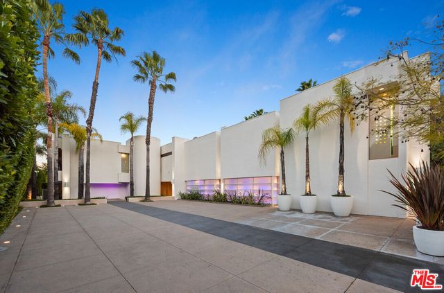 $20,999,999 | 300 North San Rafael Avenue, Pasadena, CA 91105