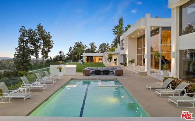 $20,999,999 | 300 North San Rafael Avenue, Pasadena, CA 91105