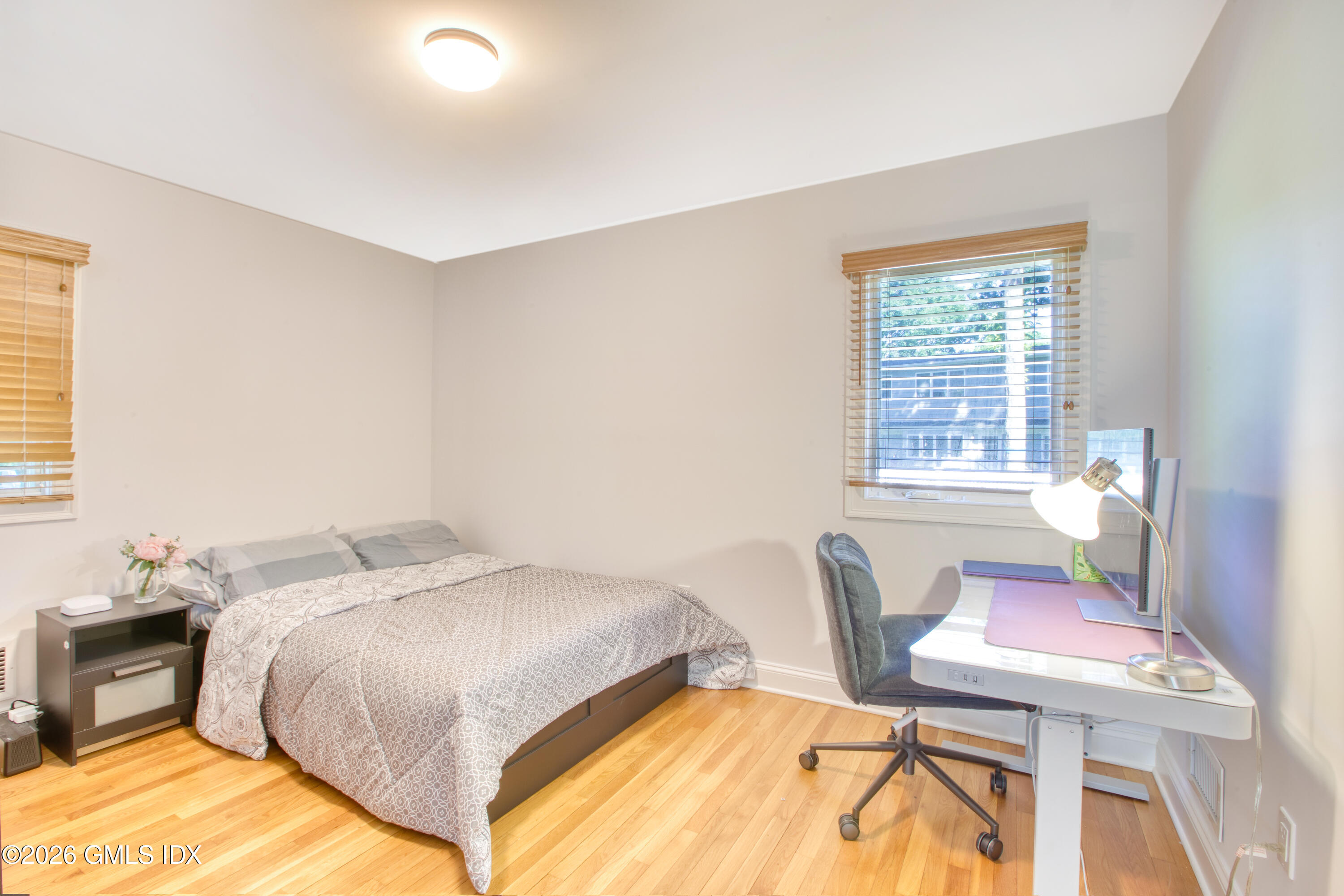 25 Weston Hill Road Riverside, CT 06878 - Photo 16 of 26 1st floor bedroom