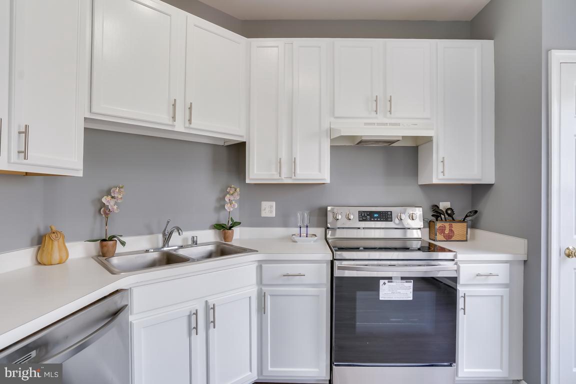 8316 Green Grass Road Laurel, MD 20724 - Photo 11 of 34 Brand new appliances ready to cook!