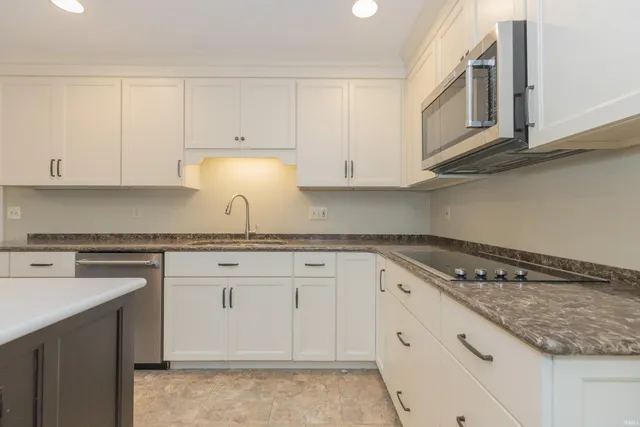 $488,700 | 7255 Timber View Drive, Newburgh, IN 47630