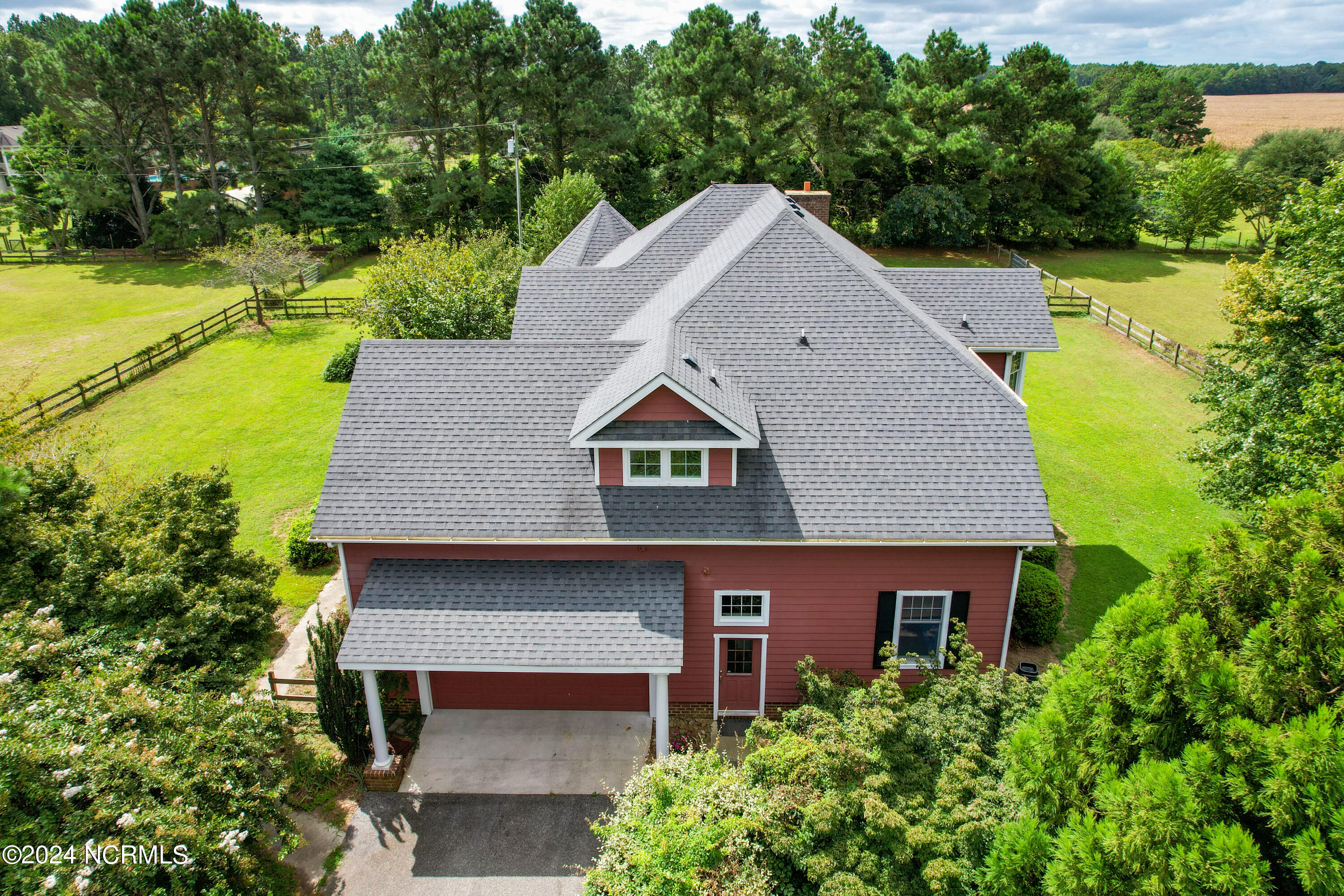 238 4 Forks Road Shawboro, NC 27973 - Photo 4 of 37 Garage with overhand