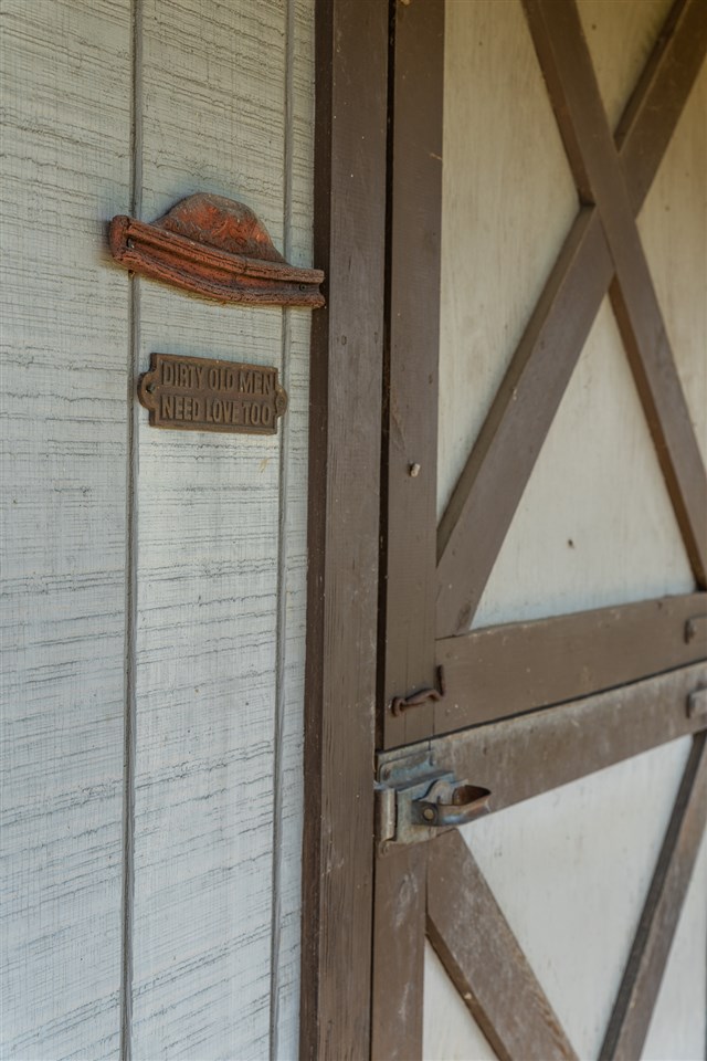 158 Battlefield Road Waynesboro, VA 22980 - Photo 11 of 50 a close view of door