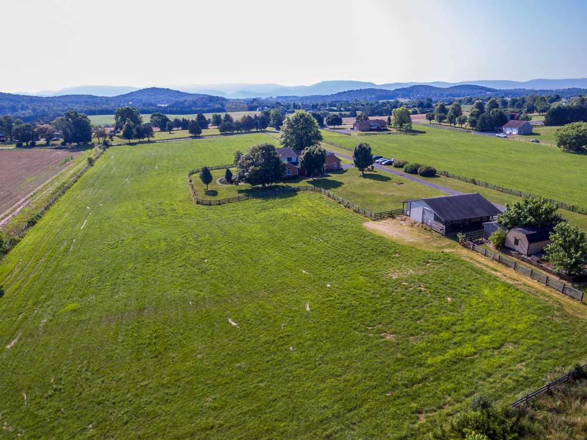 158 Battlefield Road Waynesboro, VA 22980 - Photo 6 of 50 a view of a lush green field