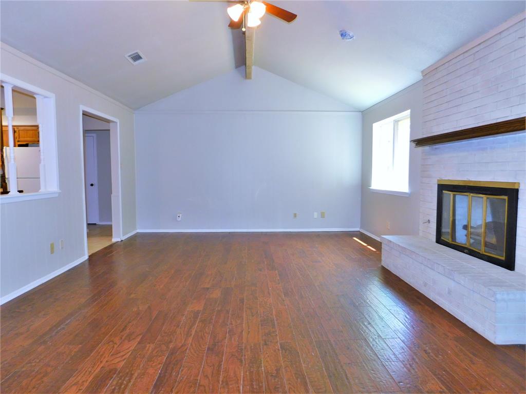 2716 Mill Pond Road Denton, TX 76209 - Photo 4 of 28