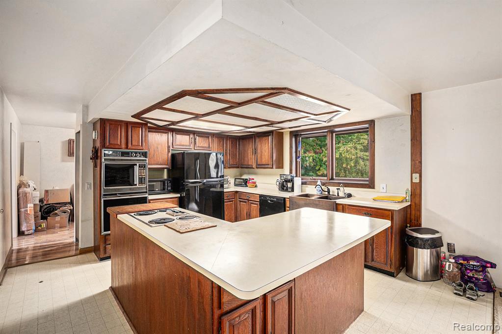 4100 Phillips Road Metamora, MI 48455 - Photo 8 of 35
