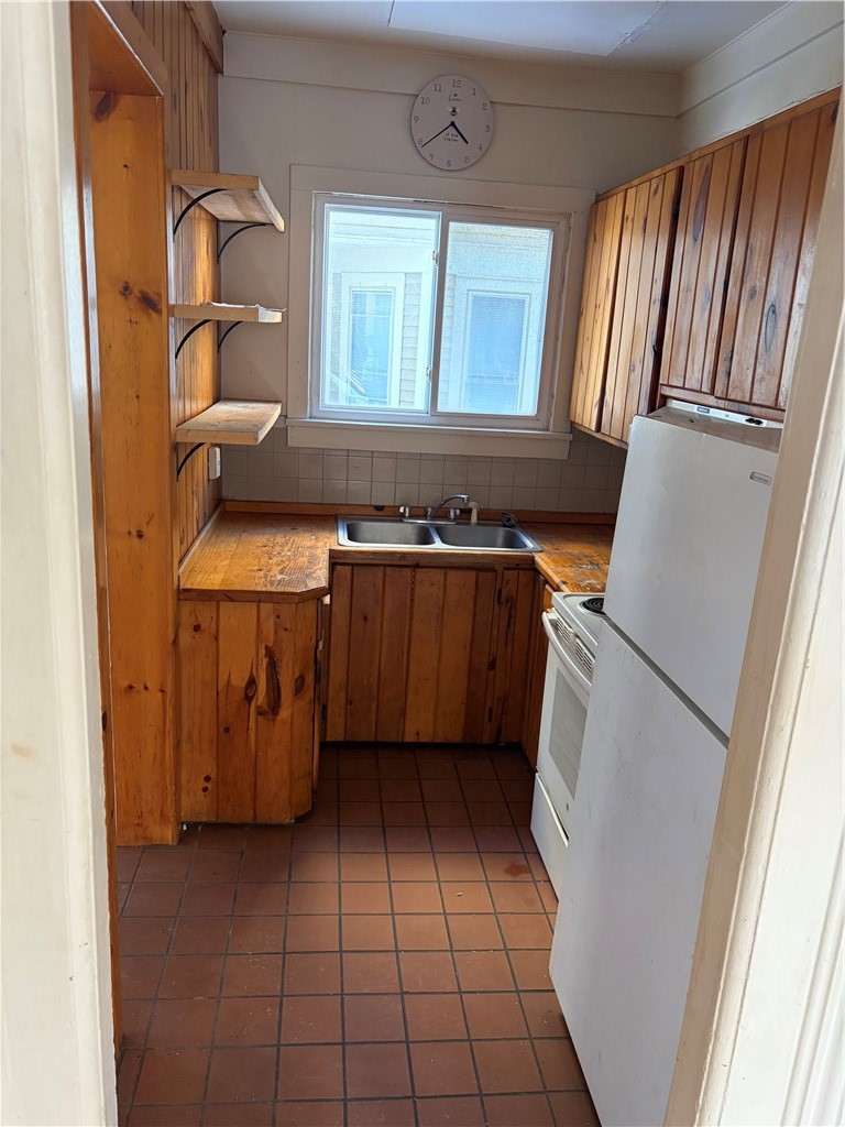 525 Averill Avenue Rochester, NY 14607 - Photo 7 of 24