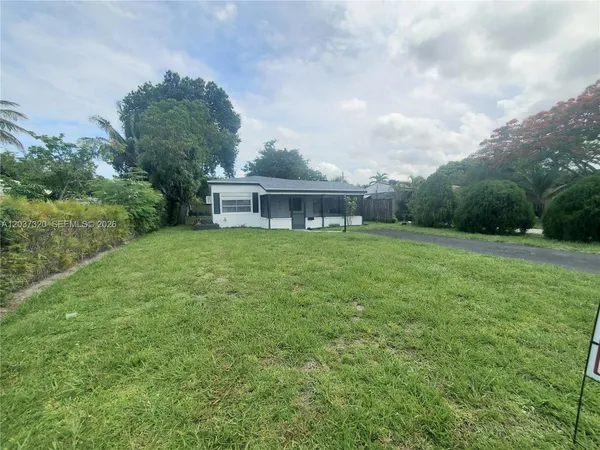 $480,000 | 1990 Northeast 181st Street, North Miami Beach, FL 33162