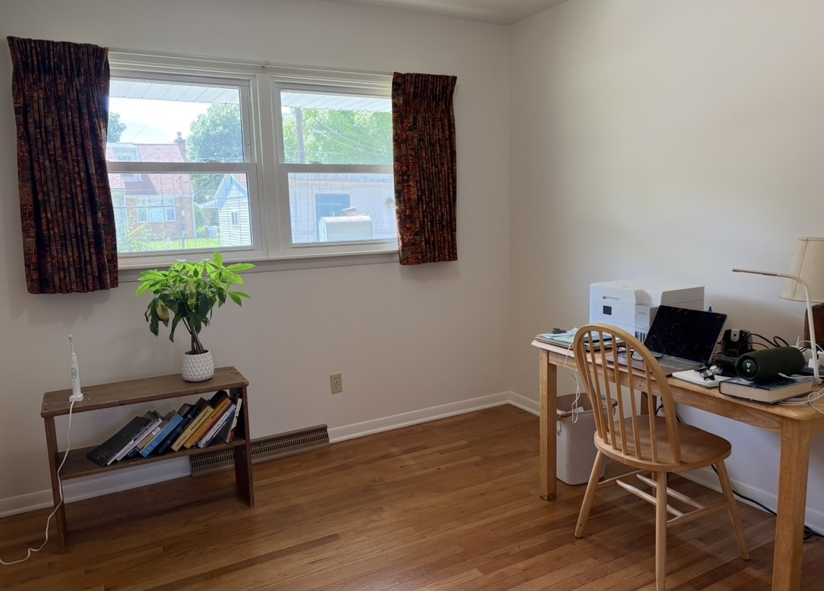 609 9th Avenue Ottawa, IL 61350 - Photo 15 of 28 a workspace with furniture and a window