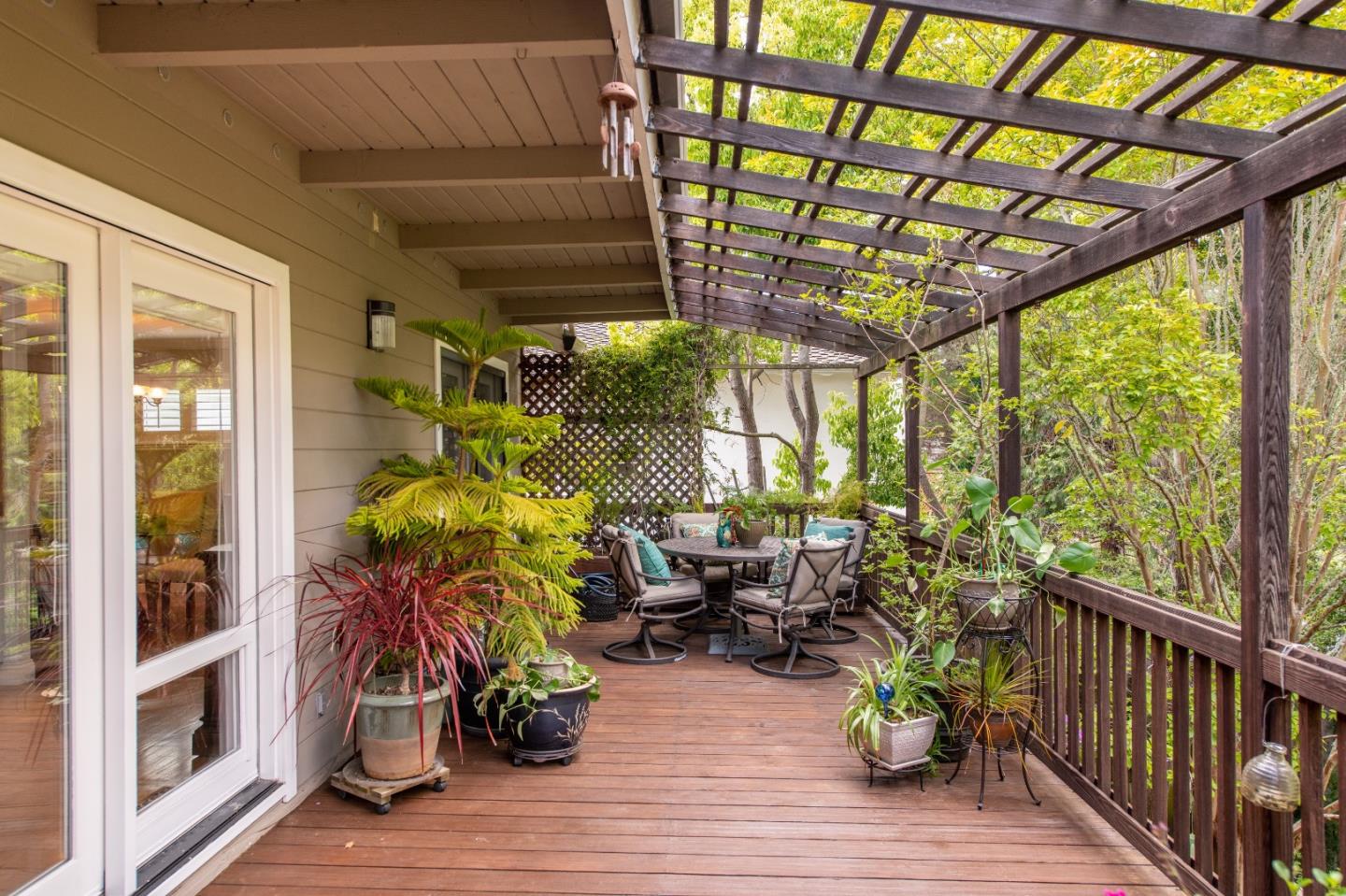 500 Yale Drive San Mateo, CA 94402 - Photo 25 of 35 a living room filled with furniture and a table