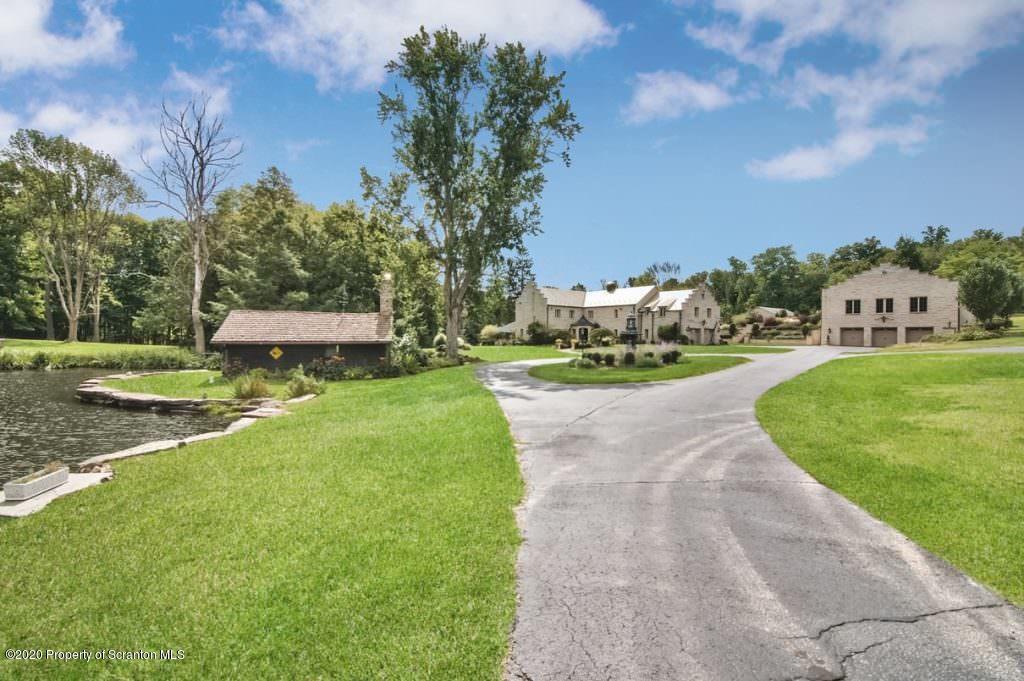 136 Carbondale Road Waverly, PA 18471 - Photo 7 of 113 Gallery Image 7