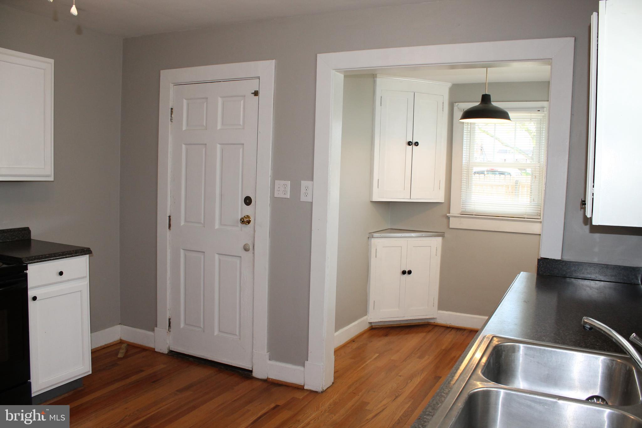 104 North Pleasant Valley Road Winchester, VA 22601 - Photo 13 of 43