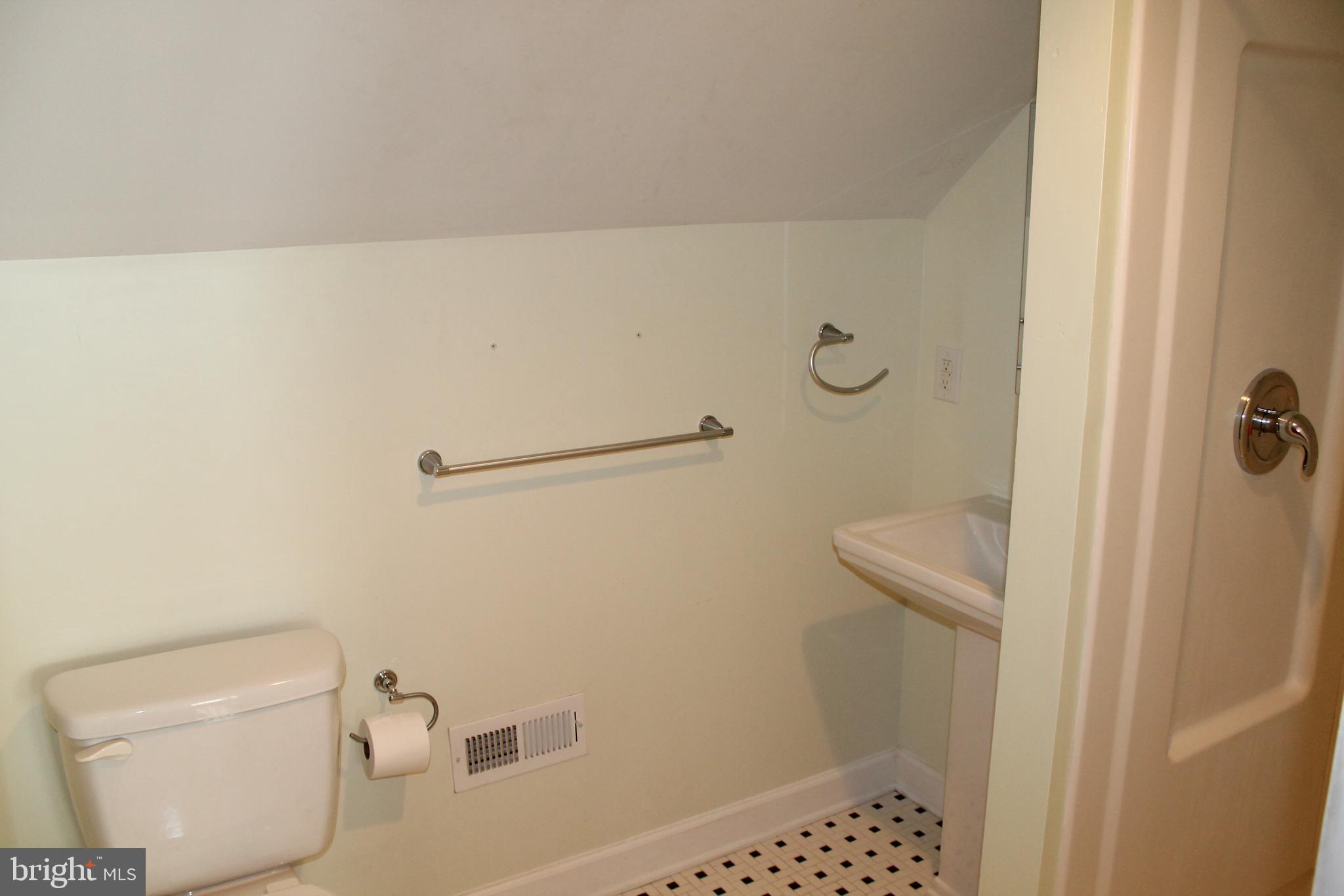 104 North Pleasant Valley Road Winchester, VA 22601 - Photo 26 of 43