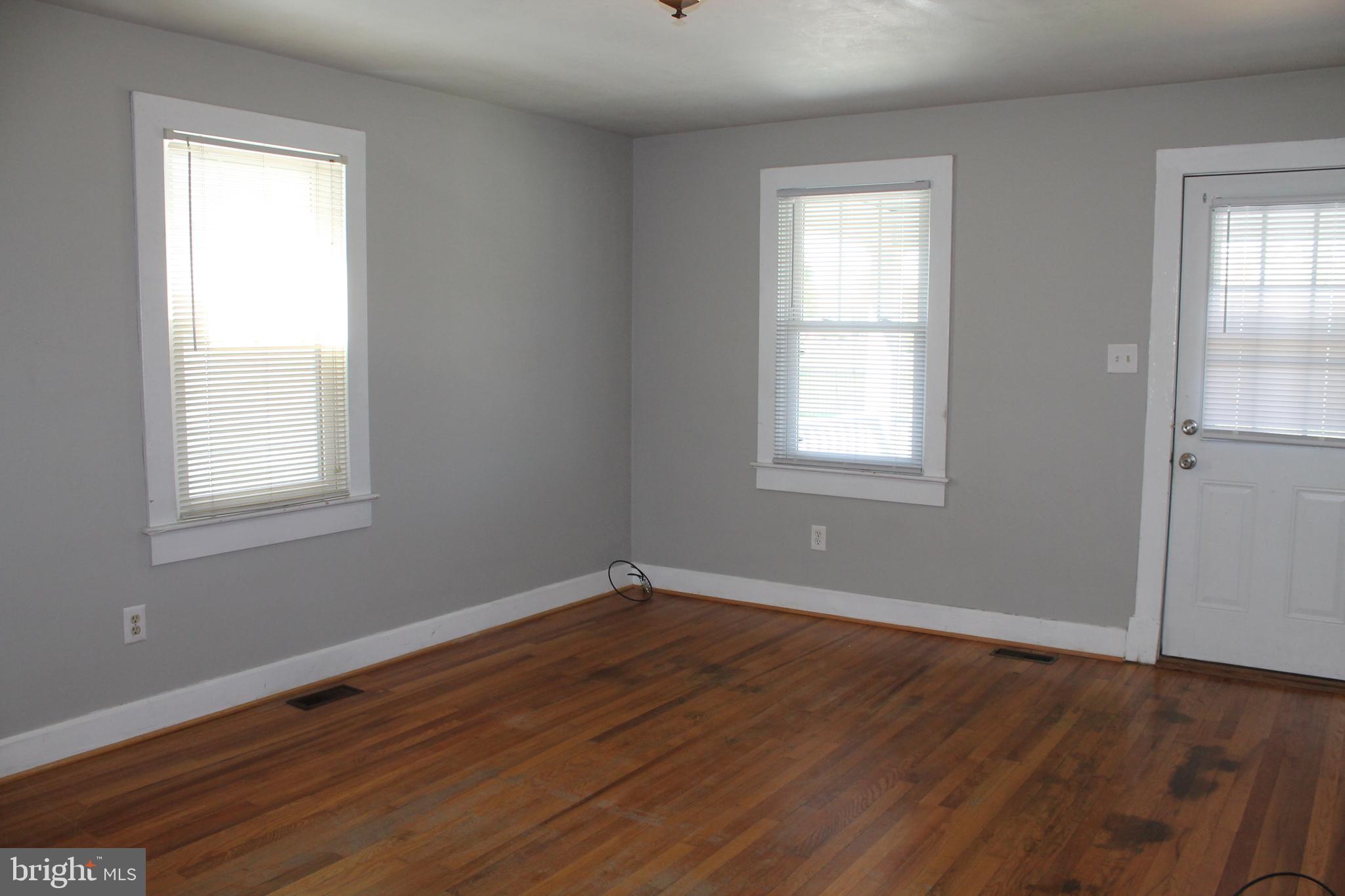 104 North Pleasant Valley Road Winchester, VA 22601 - Photo 9 of 43