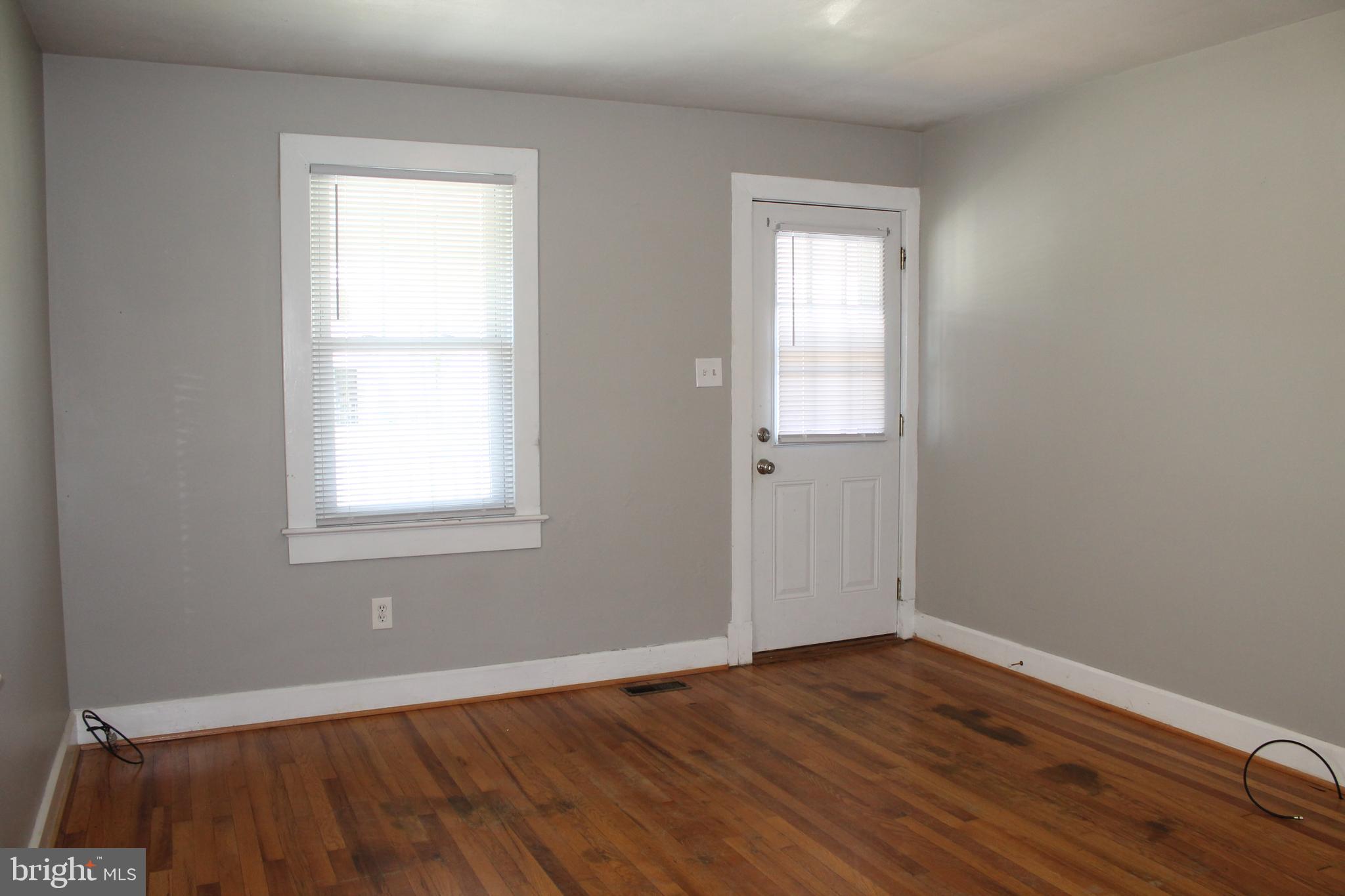 104 North Pleasant Valley Road Winchester, VA 22601 - Photo 10 of 43