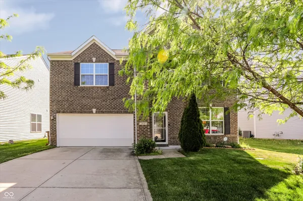 $343,000 | 1930 Lakecrest Drive, Columbus, IN 47201