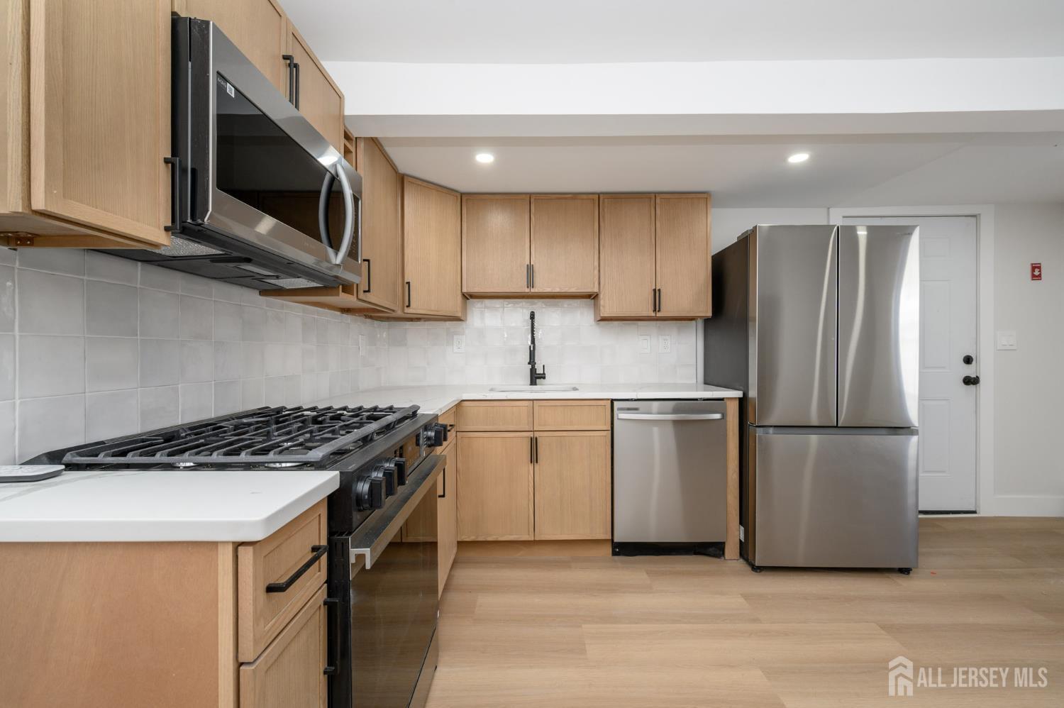 8 Orchard Street, Unit 6 Matawan, NJ 07747 - Photo 12 of 34