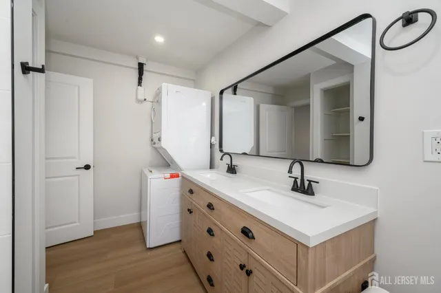 $2,900 | 8 Orchard Street, Unit 6, Matawan, NJ 07747