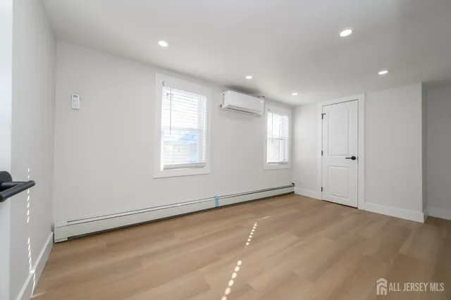 $2,900 | 8 Orchard Street, Unit 6, Matawan, NJ 07747