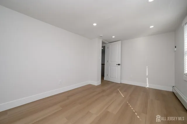 $2,900 | 8 Orchard Street, Unit 6, Matawan, NJ 07747