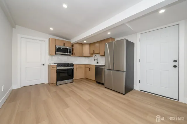 $2,900 | 8 Orchard Street, Unit 6, Matawan, NJ 07747